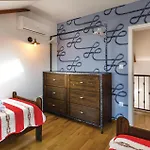 Feriehus Awesome In Omišalj