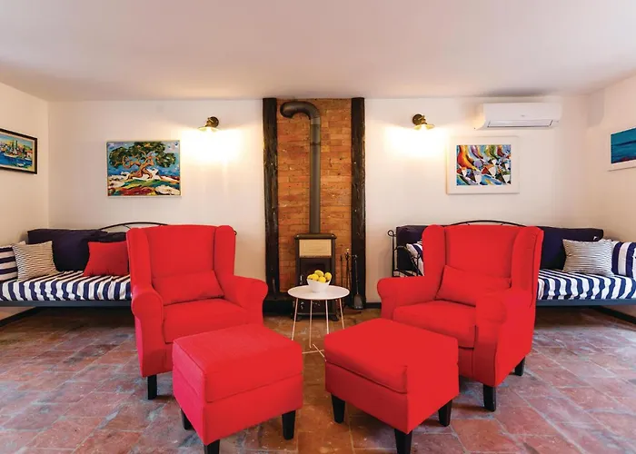 4 Bedroom Beautiful In