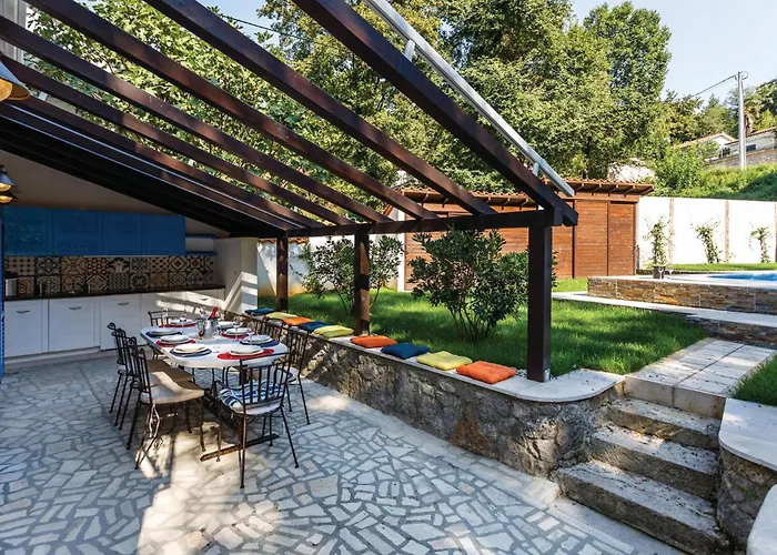 Ferienhaus 4 Bedroom Beautiful In Omišalj