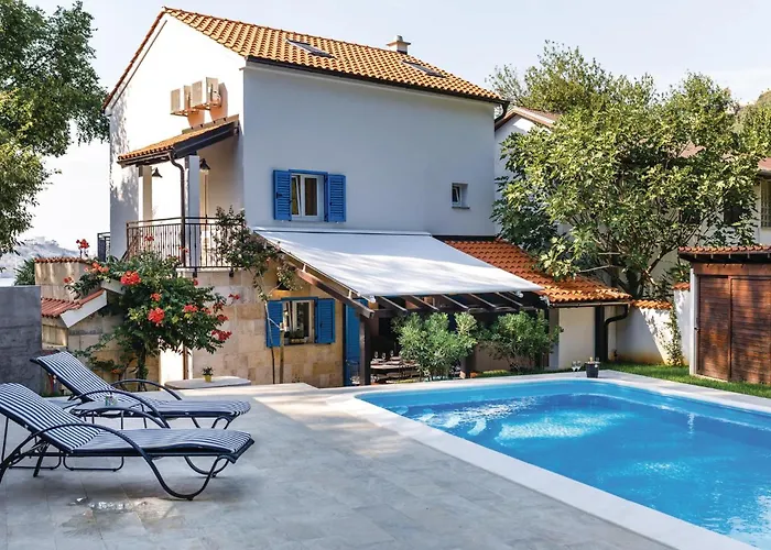 4 Bedroom Beautiful In